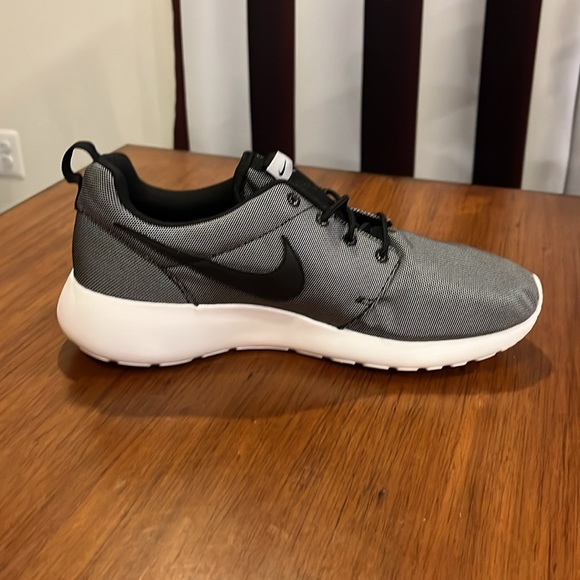 Nike Rosherun Roshe One Premium Shoes Sneakers new 525234 010 Mens Size 8 - Picture 5 of 11